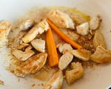 Une image de l'étape 1 de Salade de poulet poêlé.