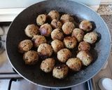 Foto del passaggio 4 della ricetta Polpette di melanzane e pomodori