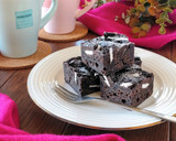 A picture of step 10 of 1-Minute Microwave Rich Oreo Brownies.