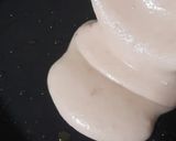 A picture of step 4 of Eggless Banana Pancake.