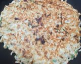 Foto langkah ke 5 dari resep Omelet Mie Simpel.