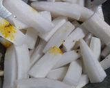 A picture of step 3 of Radish pickle.