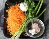 A picture of step 1 of Vegetable chicken stick.