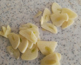 Foto del paso 2 de la receta: Spaghettis negros con gulas y berberechos