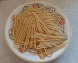 Foto del passaggio 4 della ricetta Pasta cremosa con piselli e speck