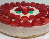 Foto del paso 10 de la receta: Tarta de fresas con nata (sin horno)