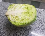 Foto del paso 1 de la receta: Ensalada de repollo zanahoria y manzana