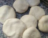 A picture of step 2 of Spiral Curry puffs.