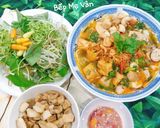 A picture of step 6 of Bún Riêu Cua with Crispy Pork Fat.