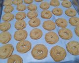 Foto langkah ke 5 dari resep Semprit Durian - Durian cookies.