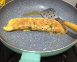 Foto langkah ke 5 dari resep Omelet Darlung.