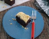 Foto langkah ke 6 dari resep Streusel Banana Brownies.