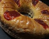 Foto del paso 5 de la receta: Rosca de dulce de membrillo!!