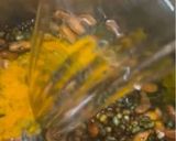 A picture of step 2 of Dal Makhani.