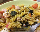 Foto del paso 3 de la receta: Ensalada de pasta con mango, tomate y pavo