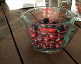 A picture of step 4 of Black grapes rose Kvass.