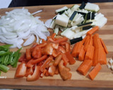 Foto del paso 1 de la receta: Espaguetis con verduras salteadas y salsa de queso