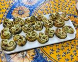 Une image de l'étape 8 de Palmiers feuilletés au pesto de cresson, jambon blanc et pavot bleu.
