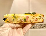 Foto del paso 15 de la receta: Pastel salado con yogur y calabacín