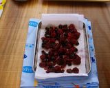 A picture of step 3 of Easy! Nuts and Dried Berry Baked Cheesecake.