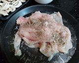 Foto langkah ke 2 dari resep Easy Creamy Chicken.