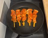 Foto del paso 5 de la receta: Pinchos mexicanos con acompañamiento de tomates cherry y queso halloumi