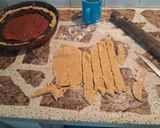 Foto del paso 6 de la receta: Pasta frola de membrillo y chocolate con saborcito a miel