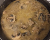 Foto del paso 1 de la receta: Merluza en salsa de champiñones