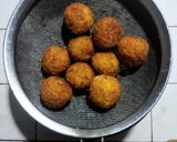 Foto langkah ke 6 dari resep Bitterballen (Dutch Chicken Croquettes).