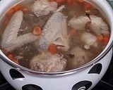 Foto langkah ke 3 dari resep Sup Ayam Jamur Goji Berry.