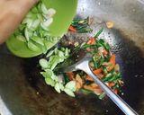 Foto langkah ke 3 dari resep Cumi Oseng Pete Cabe Ijo.
