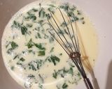 Une image de l'étape 1 de Quiche sans pâte aux fanes de radis.