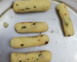 A picture of step 6 of Golden potato semolina fingers.