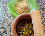 Foto del paso 1 de la receta: Rollitos de baklava con nueces y pistachos