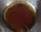 Hình bước làm 2 của món Màu caramel ướp (thịt cá)