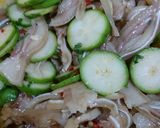 Hình bước làm 5 của món Tai heo trộn cóc xanh