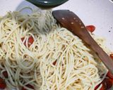 Foto langkah ke 4 dari resep Spaghetti Aglio e Olio dengan Sosis 🍝.