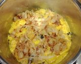 Foto langkah ke 5 dari resep Nasi kuning. Magic pot/panci by. Me.