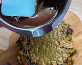 Foto langkah ke 7 dari resep Pistachio Basque Cheesecake.