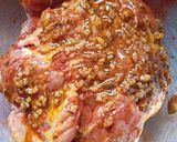 Foto del paso 3 de la receta: Bondiola Rellena de Jamón, queso, chimichurri y aceitunas