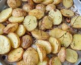Foto do passo 3 de Batata Bolinha assada