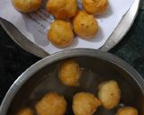 A picture of step 3 of Dahi vada.