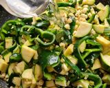 Foto del paso 6 de la receta: Calabacitas con rajas y elotes