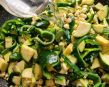 Foto del paso 6 de la receta: Calabacitas con rajas y elotes