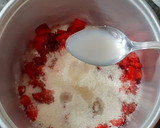 Foto langkah ke 3 dari resep Korean Strawberry Milk Simple,Easy,Ekonomis... 🥛🍓👍.