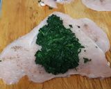 Foto del paso 3 de la receta: Pechuga rellena de espinacas y taquitos de jamón