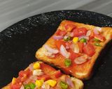બ્રેડ પીઝા (Bread Pizza Recipe In Gujarati) રેસીપી સ્ટેપ2ફોટો