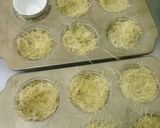A picture of step 2 of Konafah pistacio with cream.