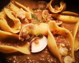 Foto del passaggio 7 della ricetta Conchiglie con lenticchie e vongole piccanti