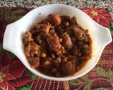 Foto del paso 2 de la receta: Patitas de cerdo con garbanzos y chorizo